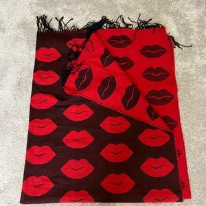 V/S throw blanket, new, two sided red/black 60x 50